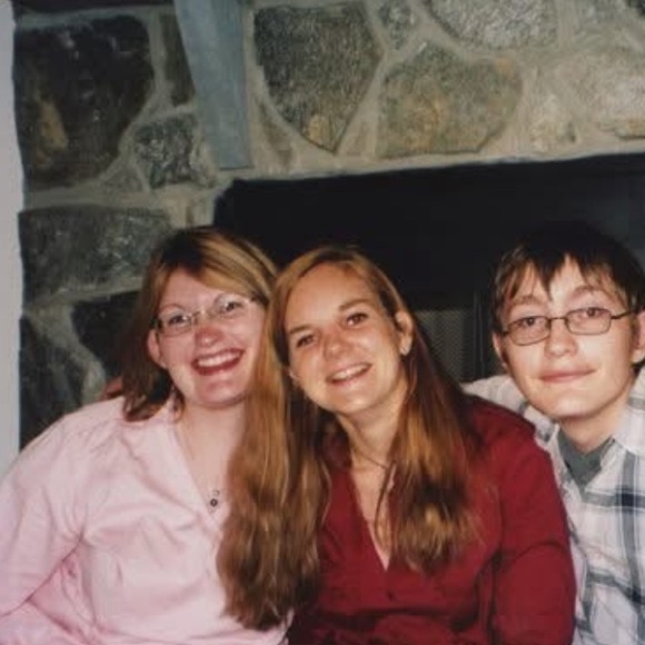 Meet your Posher, Amanda. - Picture 10 of 11